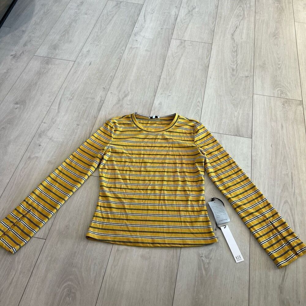 NSR women shirt size L